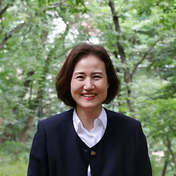 우 영